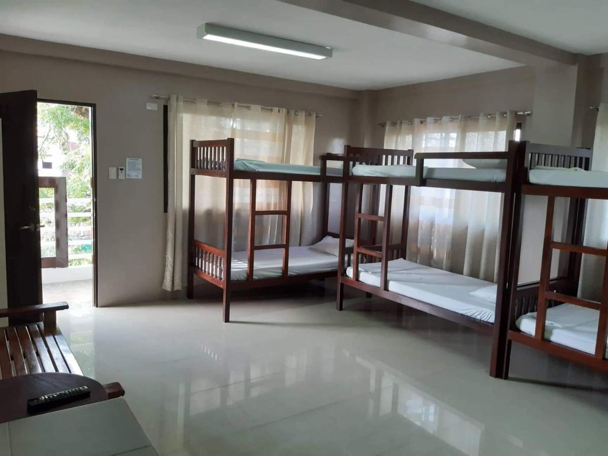 RedDoorz El Senor Jesus Apartelle Vigan Ilocos Hotel Exterior foto
